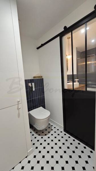 Prix rénovation d'une salle de bain baroque avec zone WC suspendu