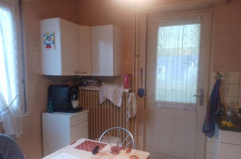 Ancienne zone au-dessus du radiateur existant : AVANT